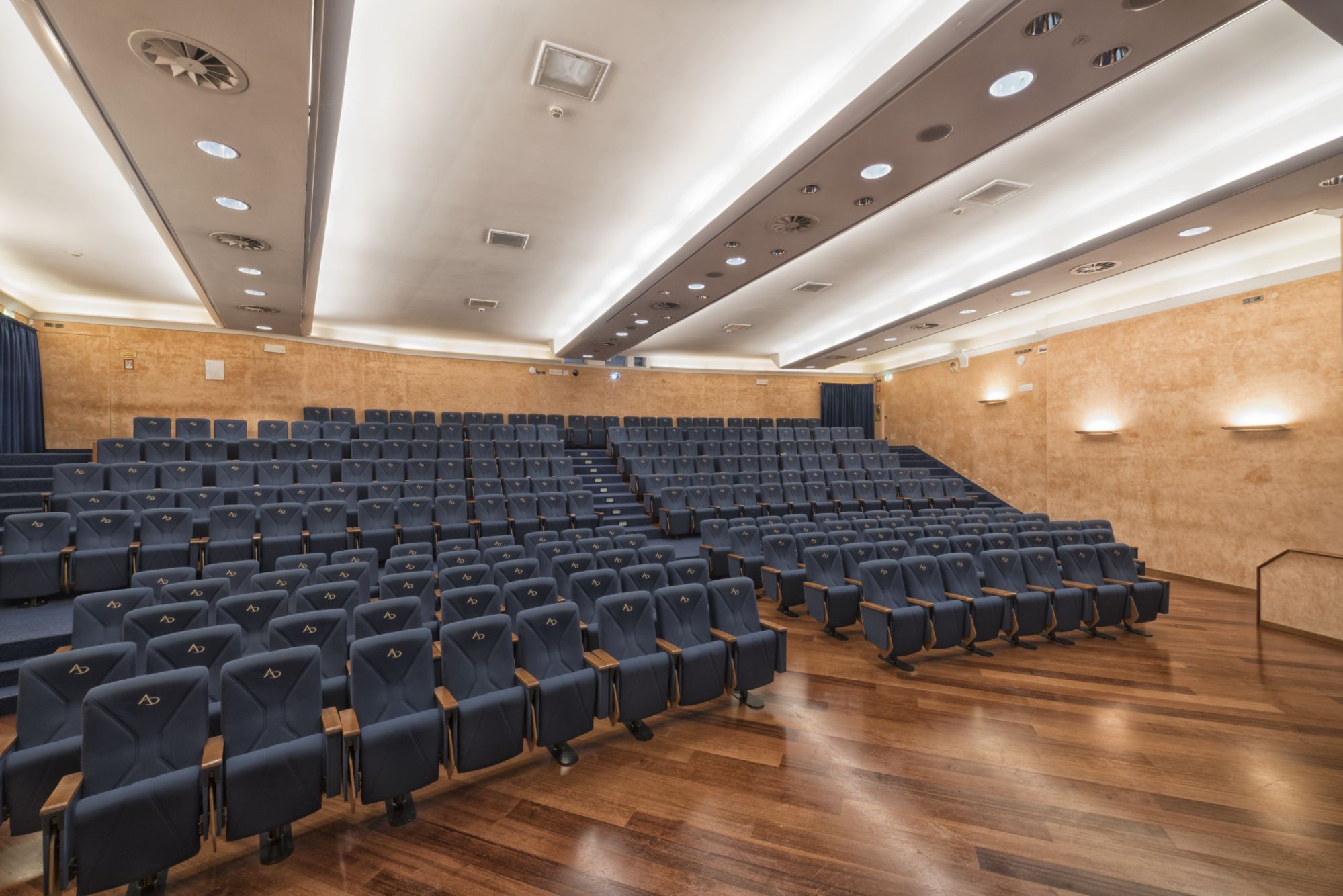 Sala congressi a Firenze con platea per conferenze ed eventi aziendali